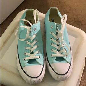 Mint converse